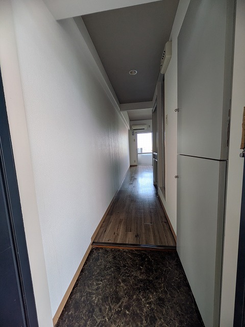 玄関　同物件、別号室のものです。