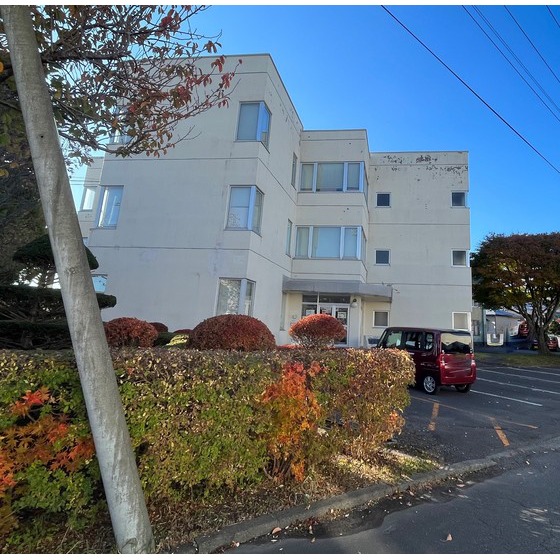 図書館　登別市立図書館（図書館）まで657m