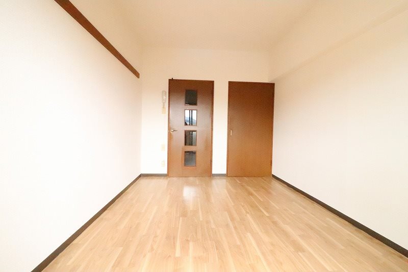 居室・リビング　写真は別のお部屋のものになります。