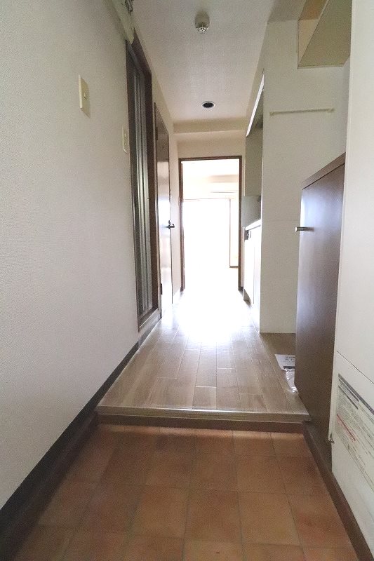 玄関　写真は別のお部屋のものになります。