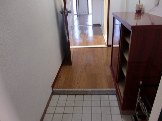 玄関　※別部屋の写真です