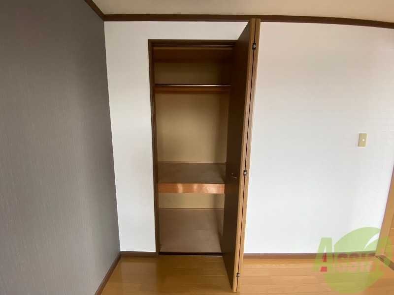 収納　寝室のクローゼットにもたくさん収納出来ますね！