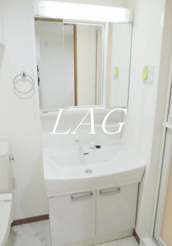 洗面設備　独立洗面台です。