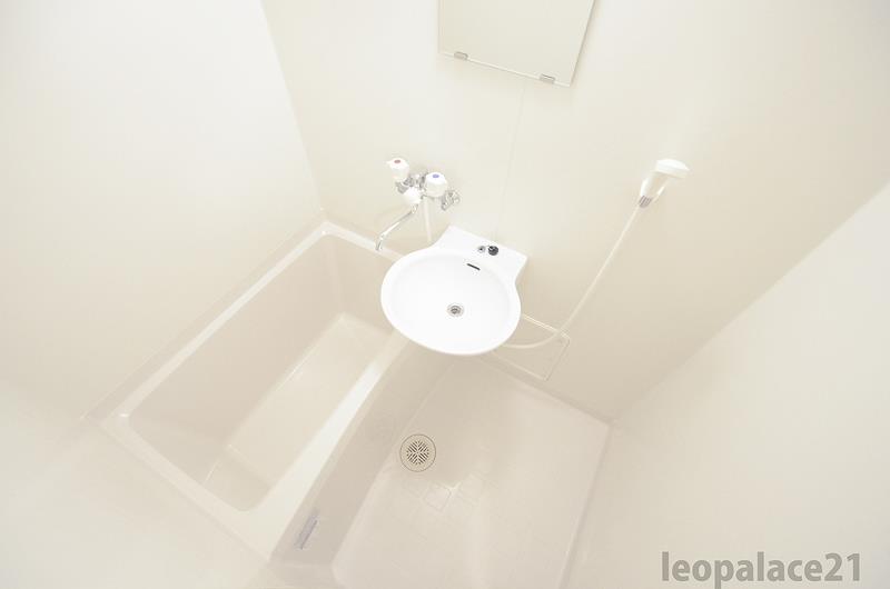 バス・シャワールーム　設備・仕様は号室により異なる為、現況を優先いたします。