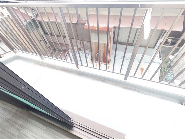 バルコニー　バルコニー（参考写真、同物件他号室）