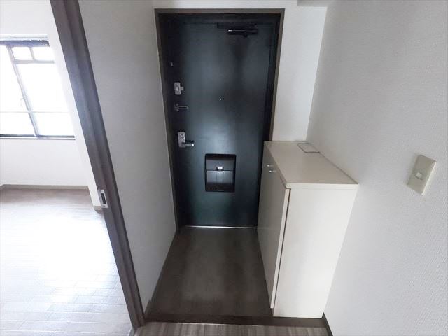 玄関　玄関スペース（参考写真、同物件他号室）