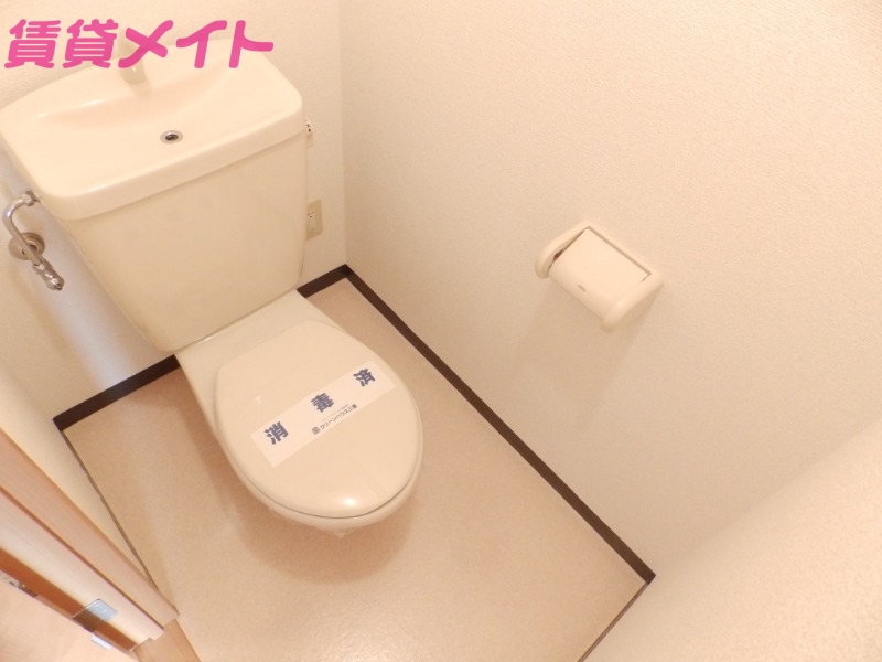 トイレ　同型参考写真