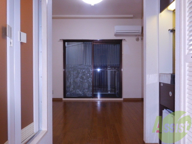 洗面設備　脱衣スペースはないのですが廊下があります