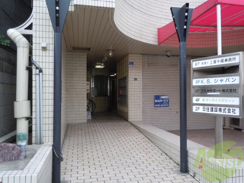 エントランス　スマートな入り口です。