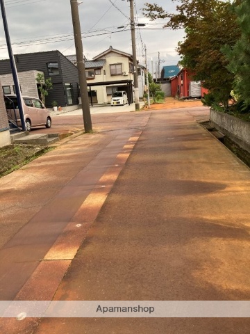 その他　前面道路（その他）まで0m
