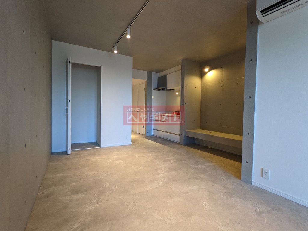 居室・リビング　エントランス