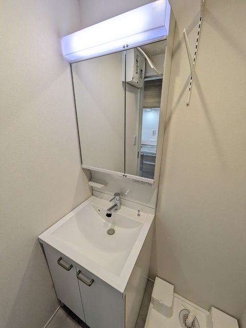 洗面設備　★朝の身支度に便利な洗髪洗面化粧台★