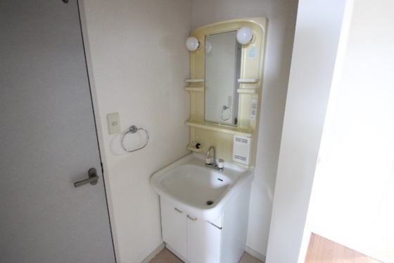 洗面設備　※別部屋の写真です