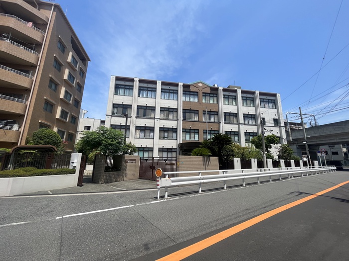 中学校　昭和中学校（中学校）まで800m