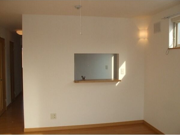 居室・リビング　明るい居間で気持ちまで明るくなりますね！