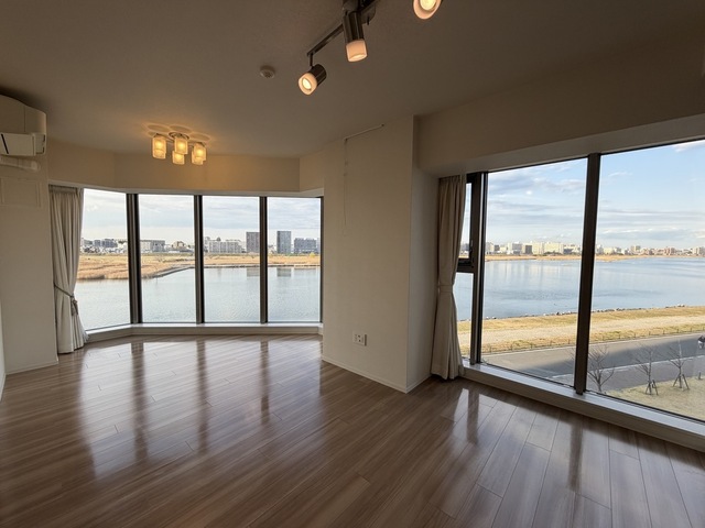 居室・リビング　リビング・ダイニング１４．５畳※カーテンは機能保証無