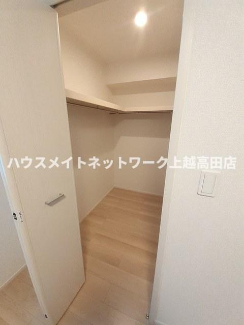 収納　ウォークインクローゼット