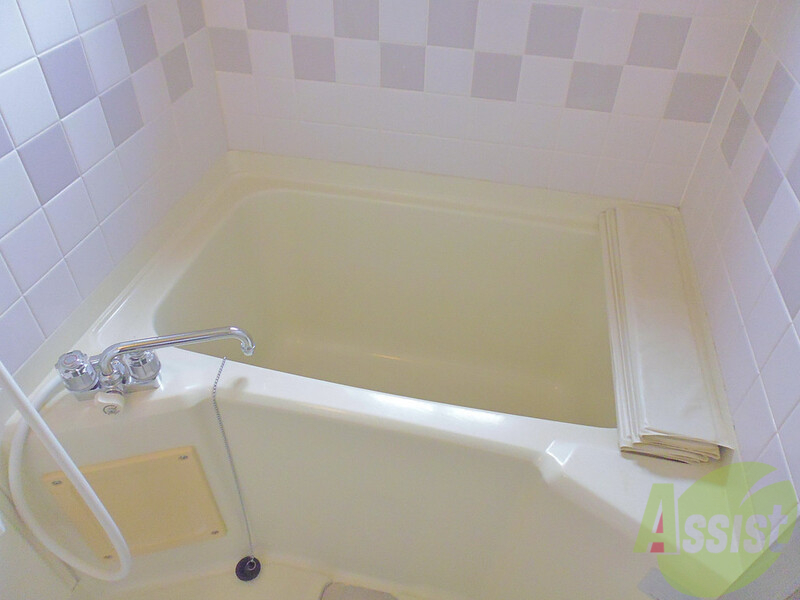 バス・シャワールーム　清潔感のあるお風呂ですね。一日の疲れを癒して下さいね