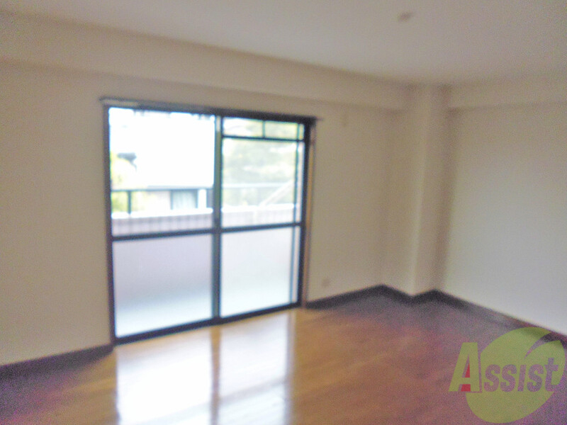 居室・リビング　シックなフローリングがステキですね。明るい