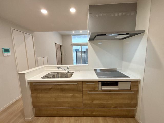 キッチン　コンパクトなキッチンで掃除もラクラク