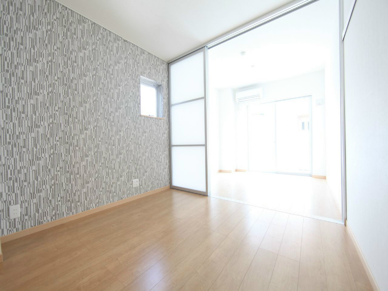 その他　洋室5.4帖　洋室5帖とつなげても仕切っても使えます