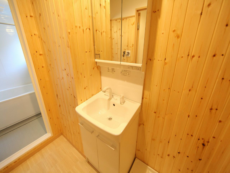 洗面設備　脱衣所　独立洗面台（シャンプードレッサー）洗濯機用意できます