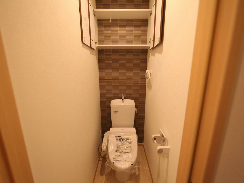 トイレ　温水洗浄暖房便座付トイレ