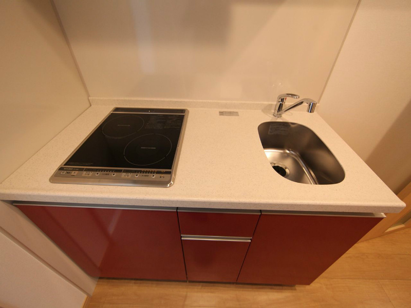 キッチン　システムキッチン（ＩＨ2口）冷蔵庫・レンジ等ご用意できます