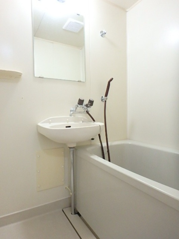 バス・シャワールーム　図面と現状に相違がある場合には現状を優先