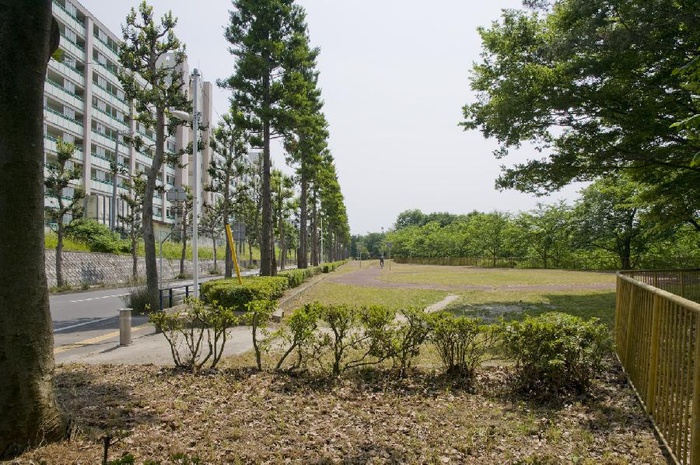 公園　鶴ケ谷中央公園（公園）まで150m