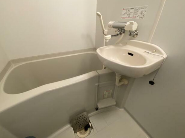 バス・シャワールーム　※別部屋の参考写真です。