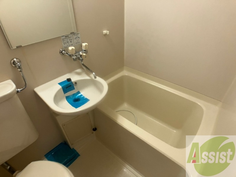 バス・シャワールーム　お風呂になります。一日の疲れを癒してくださいね。