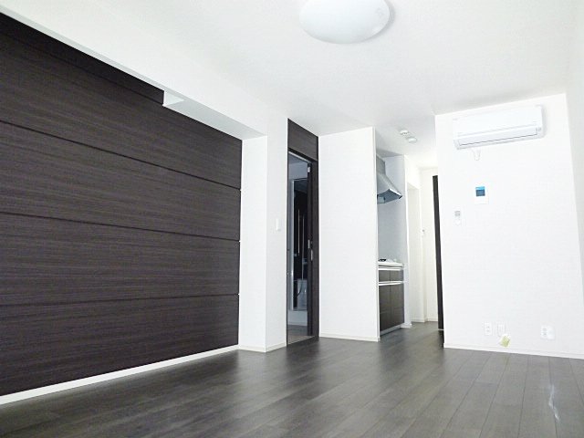 居室・リビング　※このお写真は同物件の反転タイプの別のお部屋のお写真です。現