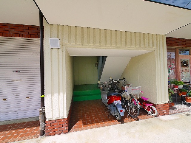 エントランス　毎日通るエントランスはこのようになっています