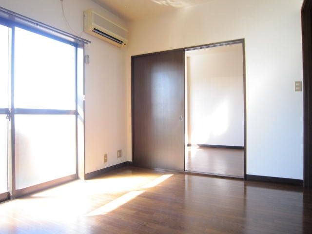 居室・リビング　☆明るいリビング☆