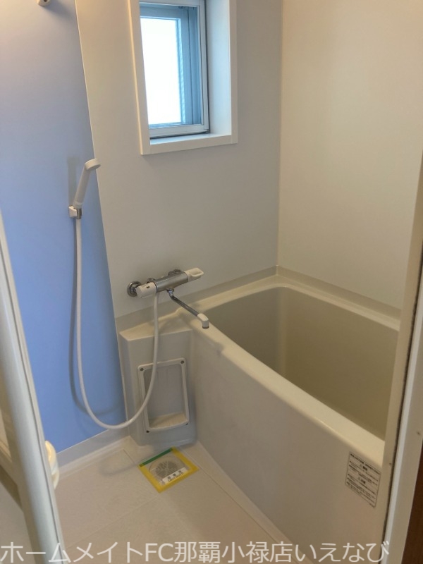 バス・シャワールーム　※別部屋のお写真となります。