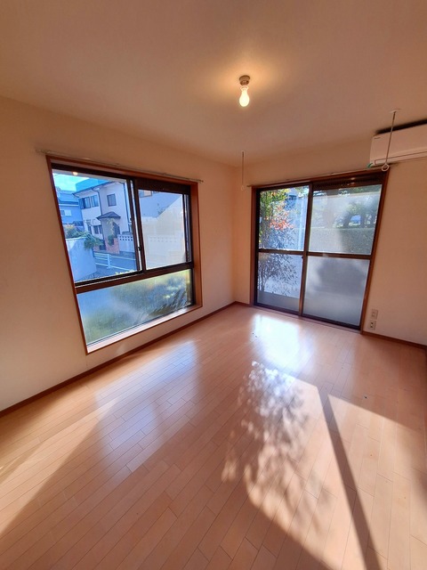 居室・リビング　明るい洋室★