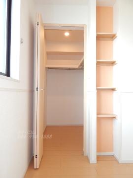 収納　ウォークインクローゼット