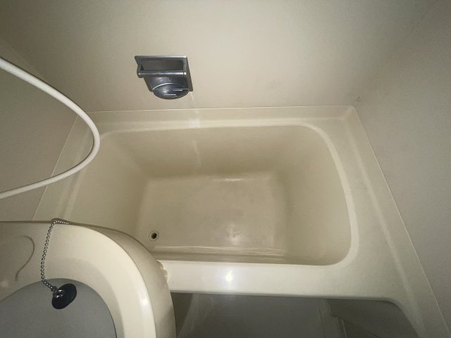 バス・シャワールーム　コンパクトで使いやすいお風呂です