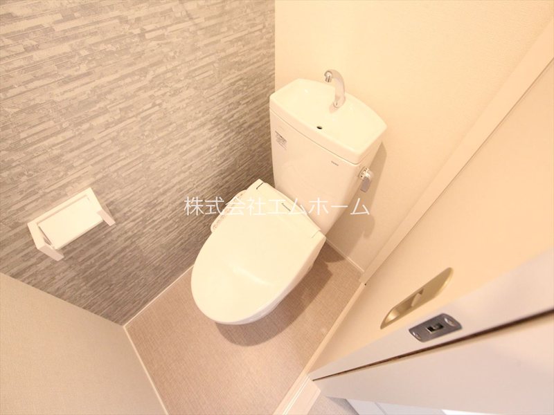 トイレ　温水洗浄暖房便座付トイレ