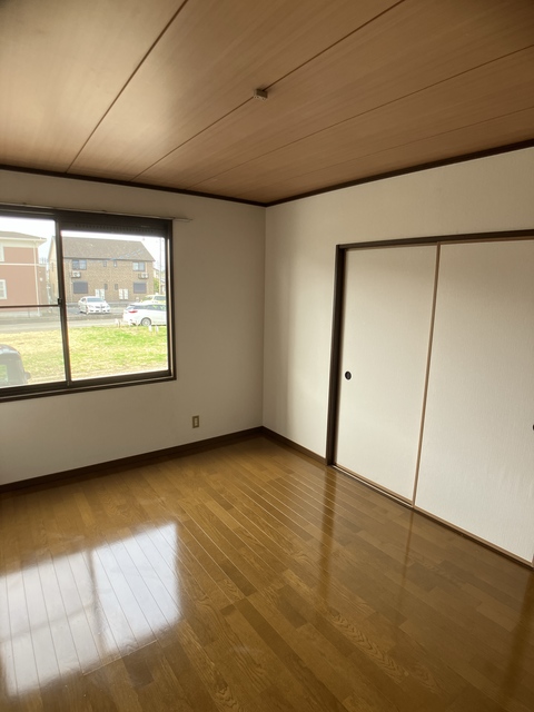 居室・リビング　※補修前の参考画像の為、設備等は現況優先。