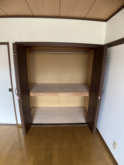 収納　※補修前の参考画像の為、設備等は現況優先。