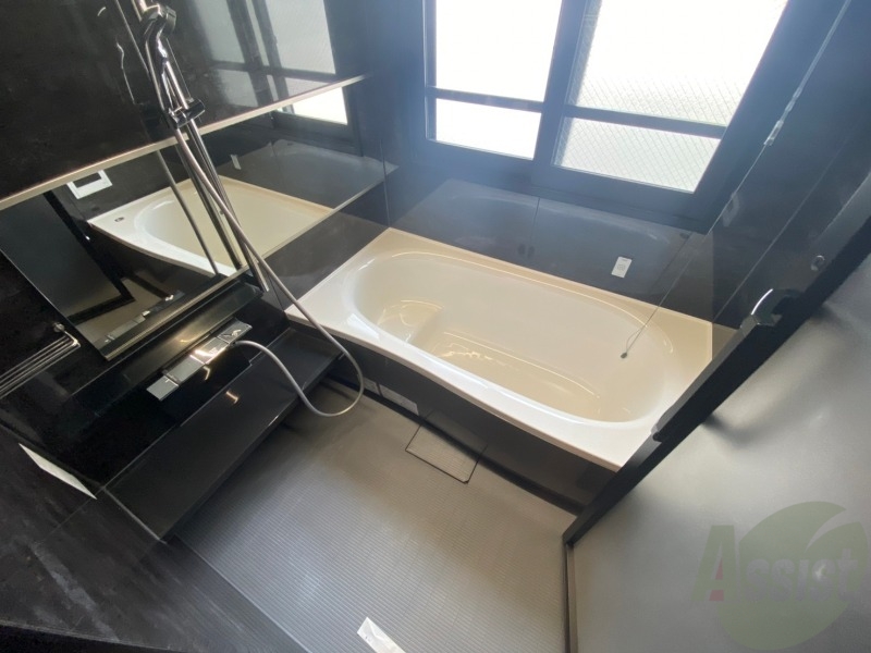 バス・シャワールーム　お風呂になります。一日の疲れを癒してくださいね。