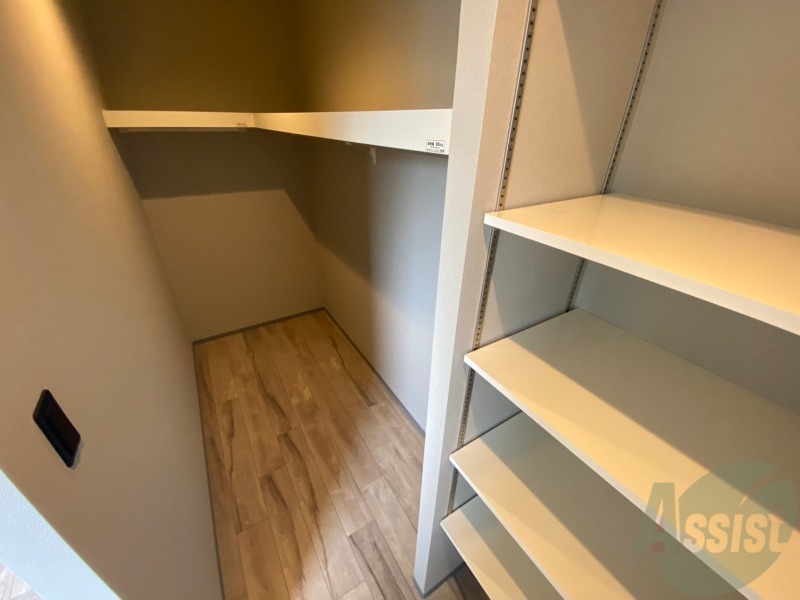 収納　寝室の収納です。部屋がすっきり片付きます。