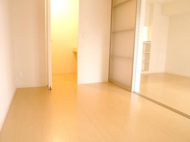 居室・リビング　★洋室５帖★