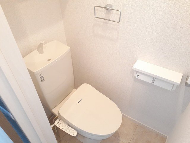 トイレ　ゆったりとした空間のトイレです