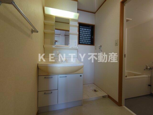 洗面設備　コンパクトで使いやすい洗面所