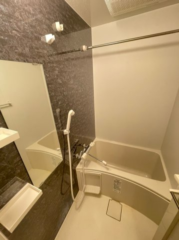 バス・シャワールーム　※別部屋参考画像です。