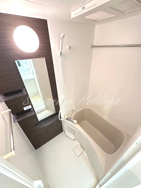 バス・シャワールーム　浴室乾燥機付き♪