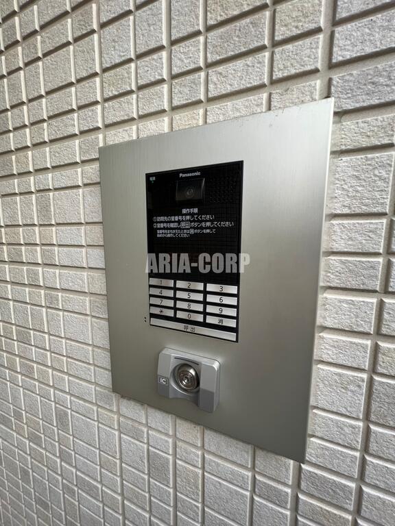 エントランス　オートロックつきでセキュリティ面も優れたお部屋です◎